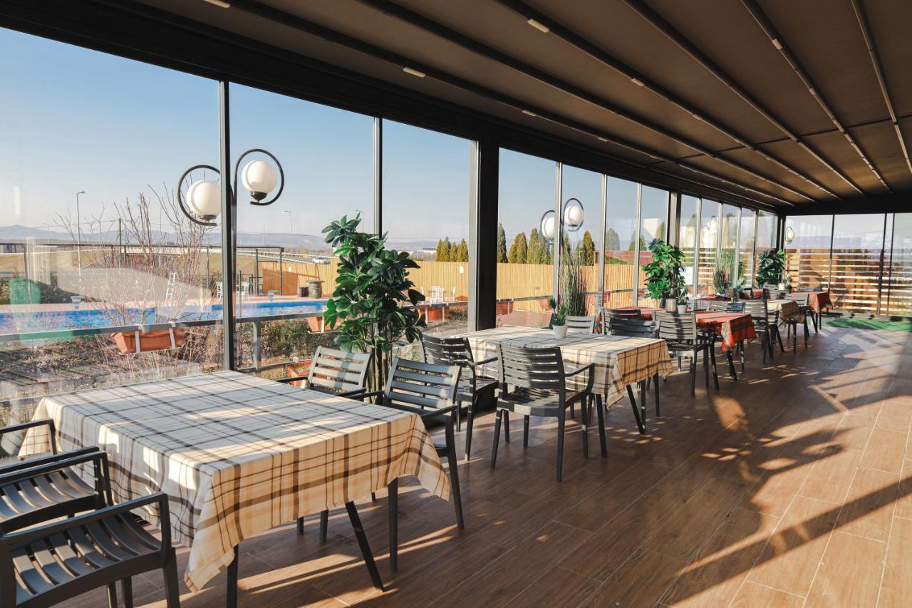 Nafron Hotel Prizren Exterior foto