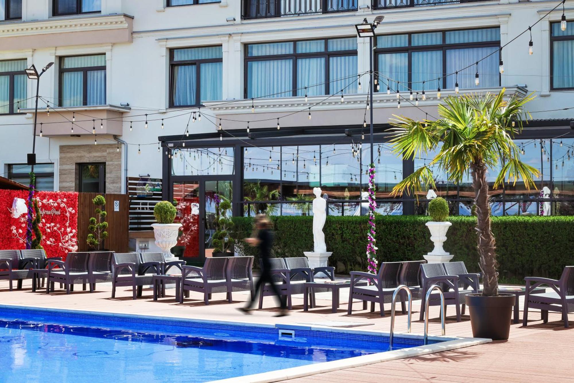 Nafron Hotel Prizren Exterior foto