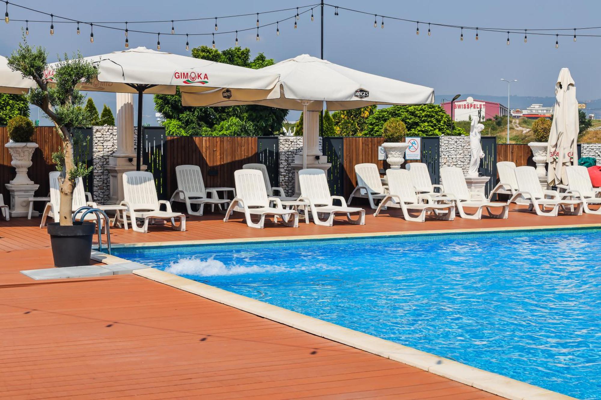 Nafron Hotel Prizren Exterior foto