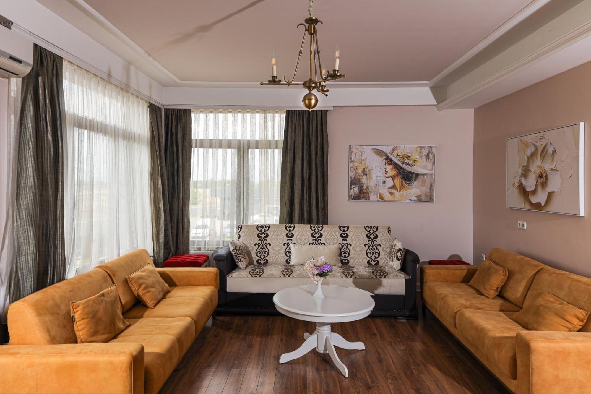 Nafron Hotel Prizren Exterior foto